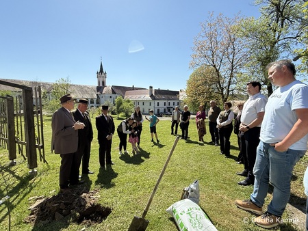 Simbolna zasaditev županove lipe pri Samostanu Mekinje (5)